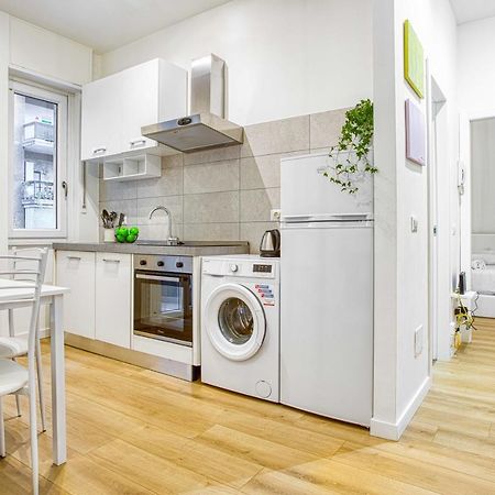Appartamento Joivy Warm And Inviting Flat With Balcony Milano Esterno foto